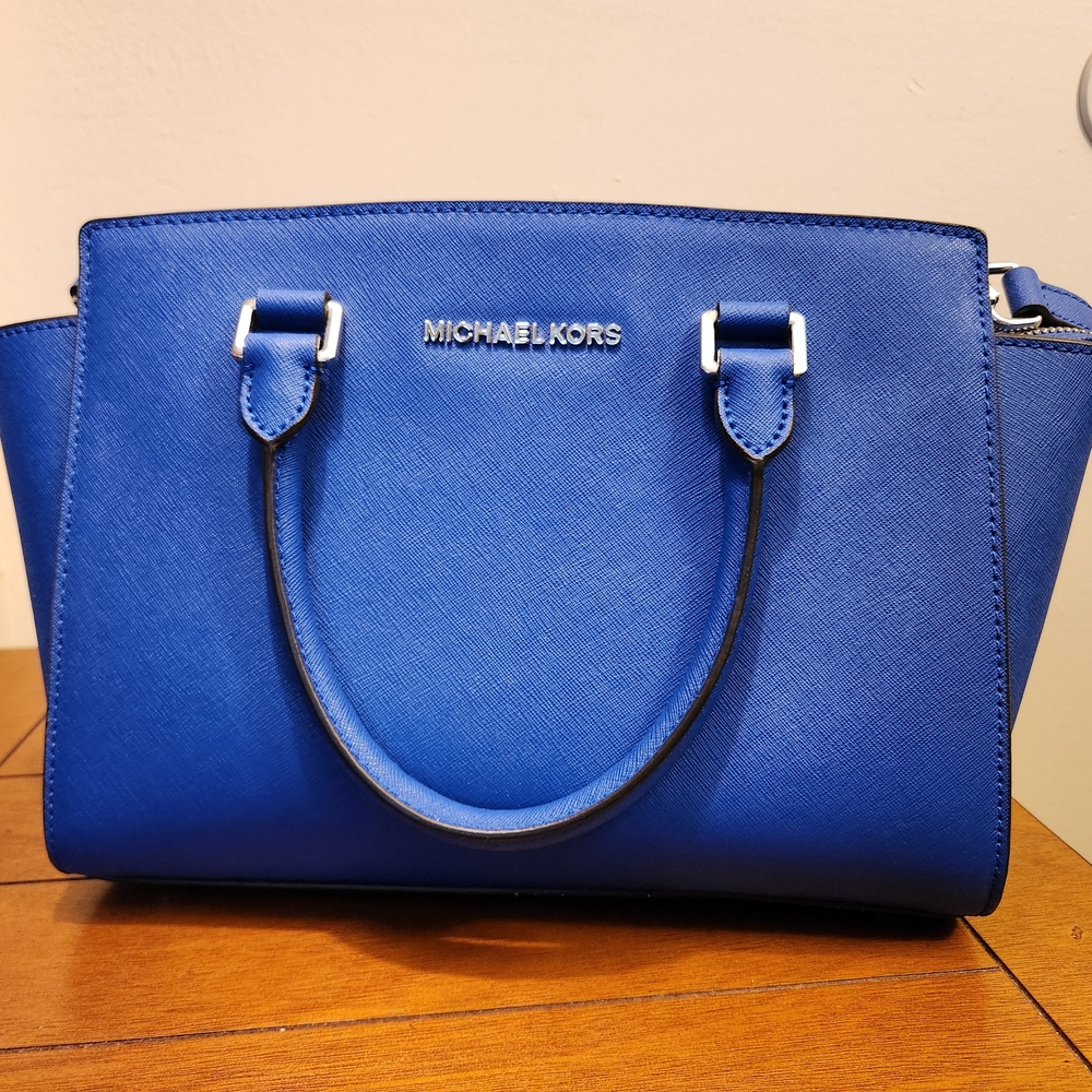 Michael Kors "Selma" Electric Blue Cross Body Purse.